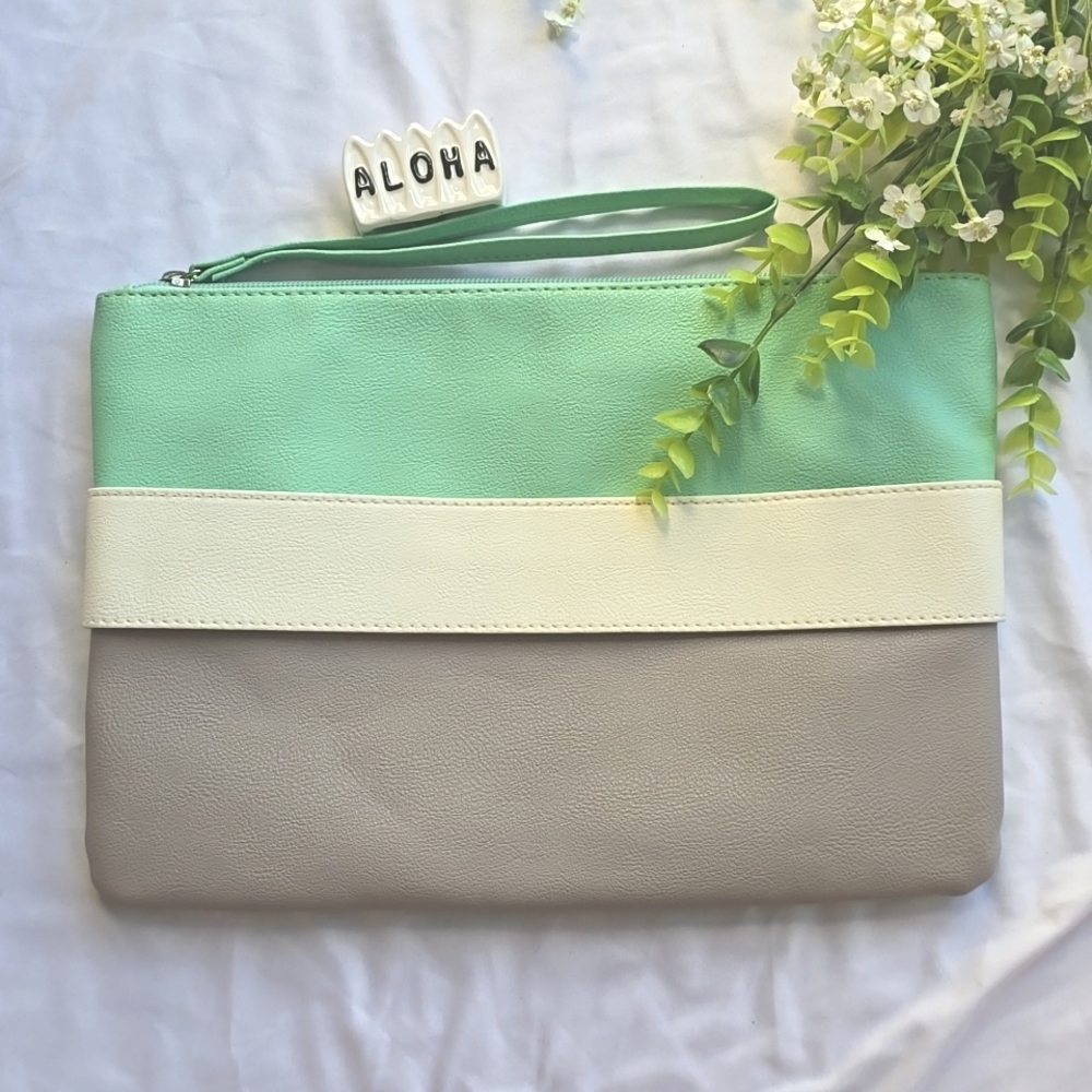 Seafoam Clutch